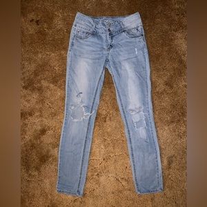 Refuge size 4 light wash blue jeans. Hardly worn, like new!